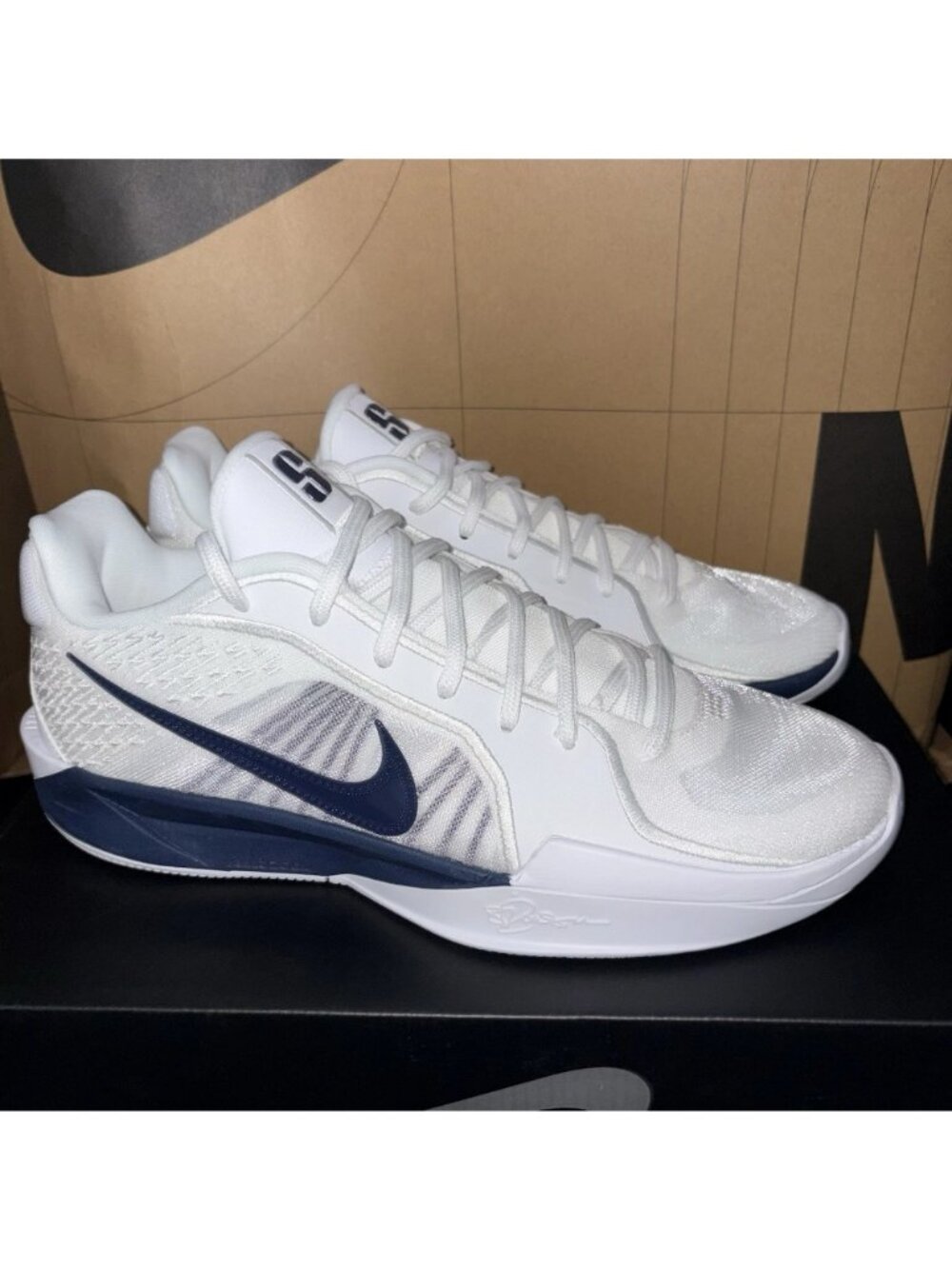NEW Nike Sabrina 2 TB White Navy Blue HM5038-101 Men Size 9.5, Womens 11